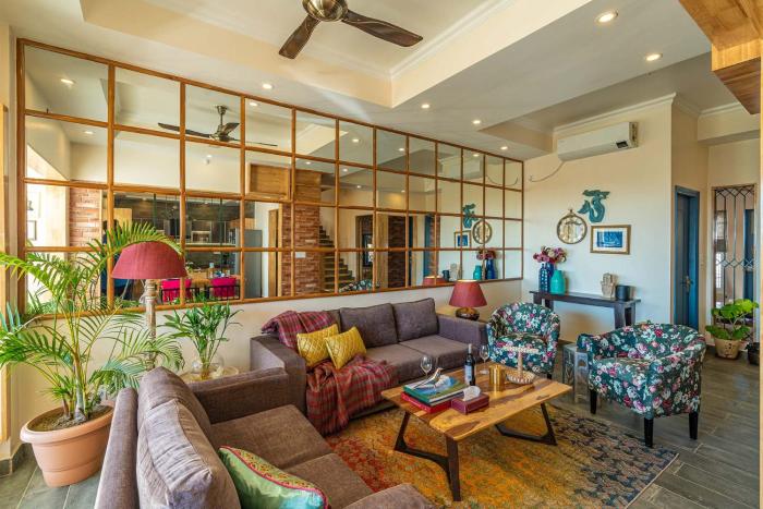 StayVista at Creek Edge Home - Pet Friendly Villa with Mountain Views, Lawn, Near Water Stream