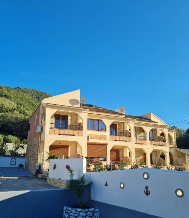 Loukias Studios and Apartments