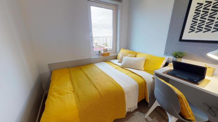 For Students Only Ensuite Bedrooms with Shared Kitchen at Broderick House in Birmingham City Centre
