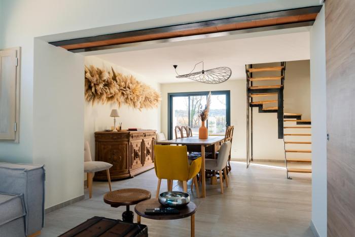 Domaine de Mérins, 10 couchages avec piscine, face à la rivière, à 4km de la plage