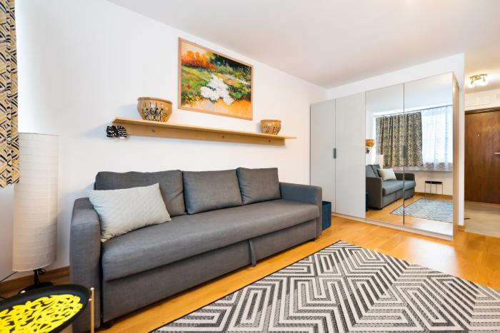 Plac Grzybowski Blue Sky Studio by BookingHost