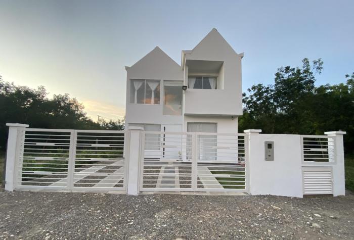 Casa Vacacional Bella Vista, Nariño Cundinamarca, con piscina, a 20 kilómetros de Girardot