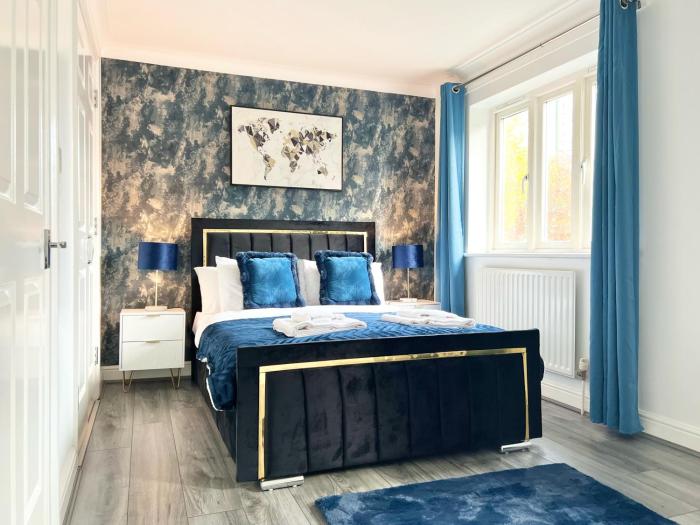 Last-Minute Offers l Exclusive Deals on 2 Double Bedrooms - Weekly & Monthly Stay - Sleeps 6 lHofin Stays Short Lets & Serviced Accommodation