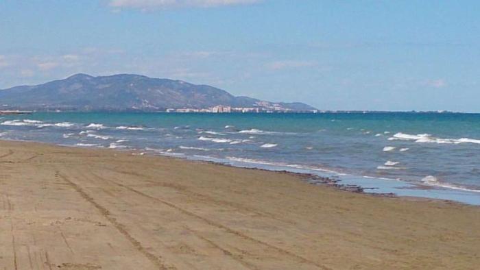 Bajo con gran terraza en Ribera de Cabanes