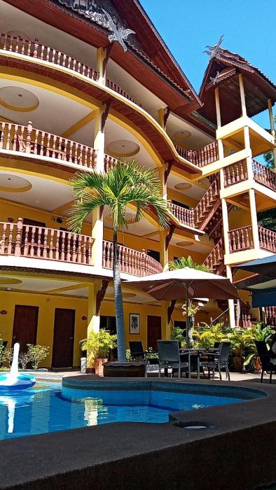 Phratamnak Inn guesthouse - 100 mtr from the beach