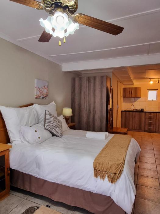 Private Guest Suite with 24hr Electricity, East London