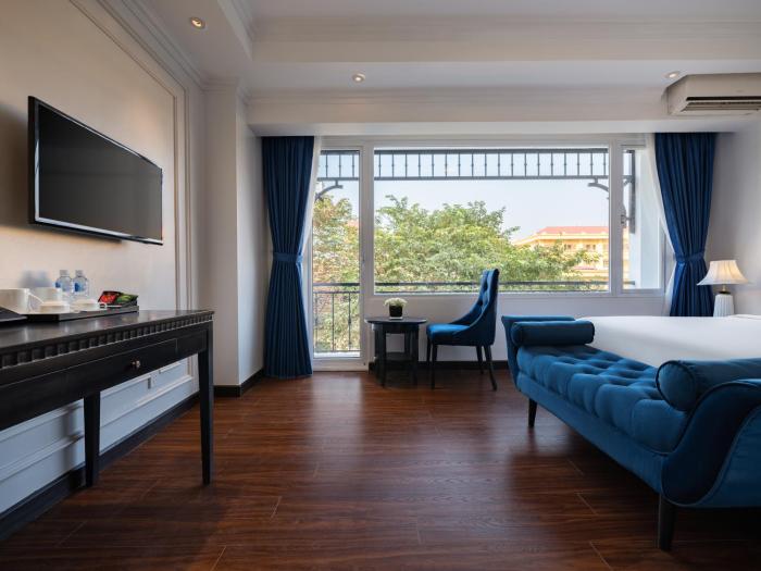 The Flower Boutique Hotel & Travel