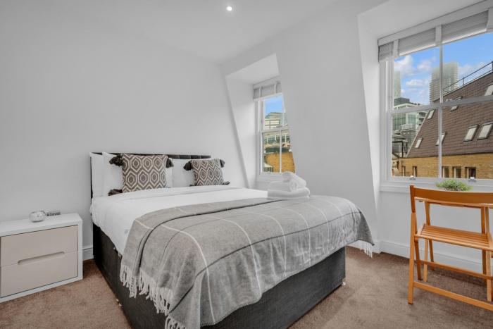 MySquare Vibrant and Sleek 2 Bed Apartment in Artillery Lane