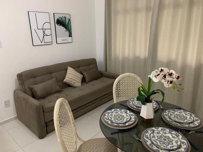 Apto na Av Brasil frente ao shopping,4min da praia