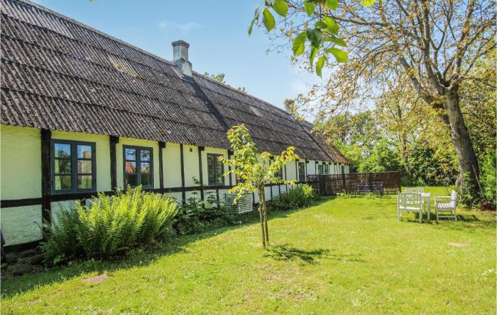 2 Bedroom Awesome Home In Samsø