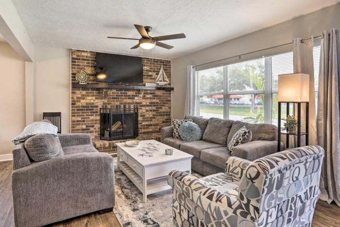 Pet-Friendly Gulfport Home < 2 Mi to Beach