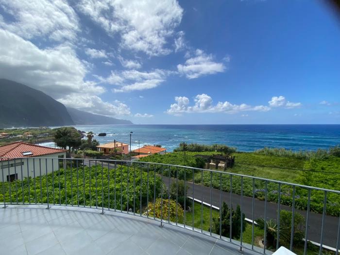 Ocean Garden, 4 units by the ocean