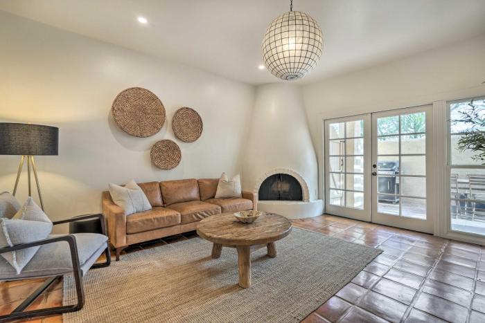 2 Mi to Old Town! Desert Oasis with Pool Access