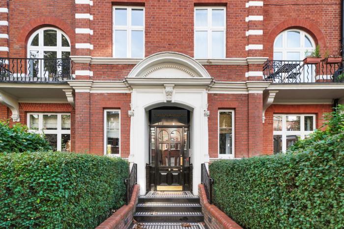 Private rooms in an ideal flat in Maida Vale