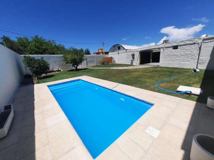 Alojamiento "Mis Raíces" Casa y Departamento