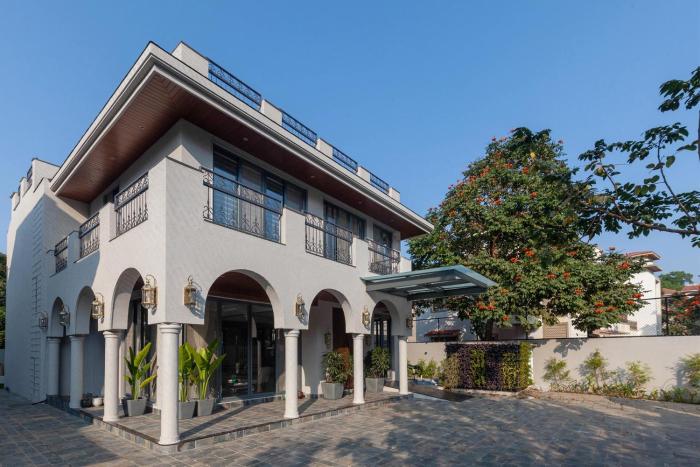 StayVistas Le Arc - Artistic Rooms with Private Plunge Pool and Scenic Views