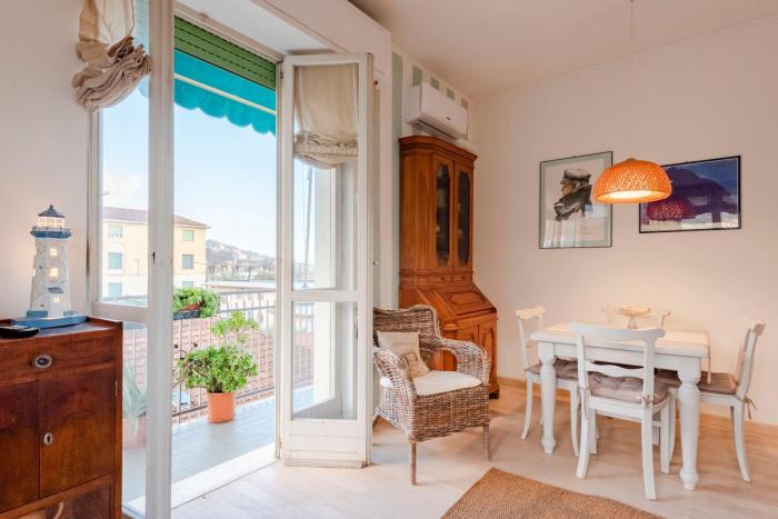 JOIVY Stylish flat with balcony near Rapallo Castle