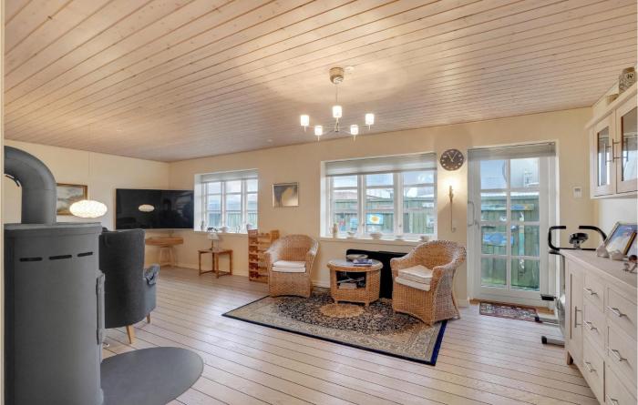 Nice Home In Thyborøn With Wifi