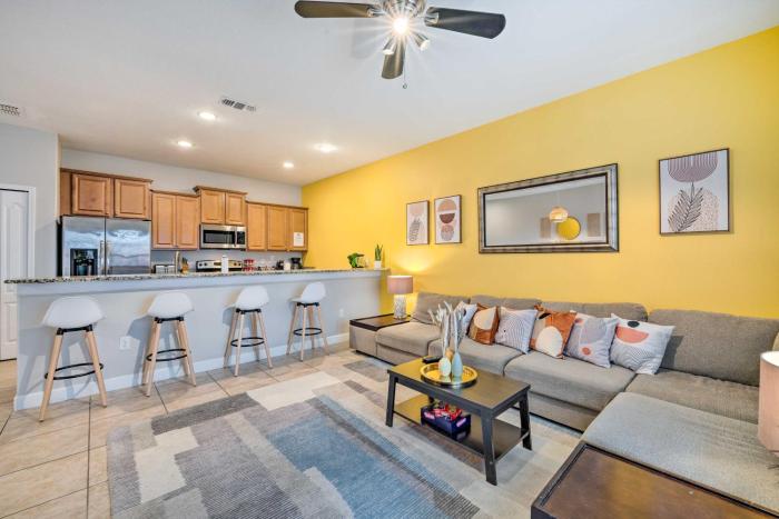 5 Mi to Disney Paradise Palms Retreat with Lanai