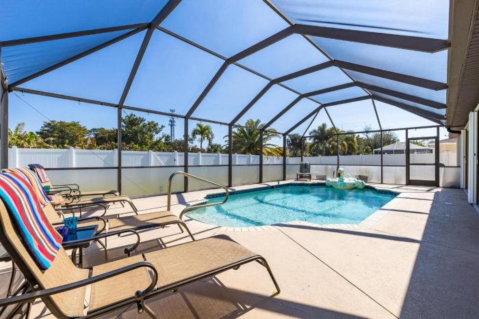 Gorgeous heated pool home - Villa Palm Tree - Roelens Vacations