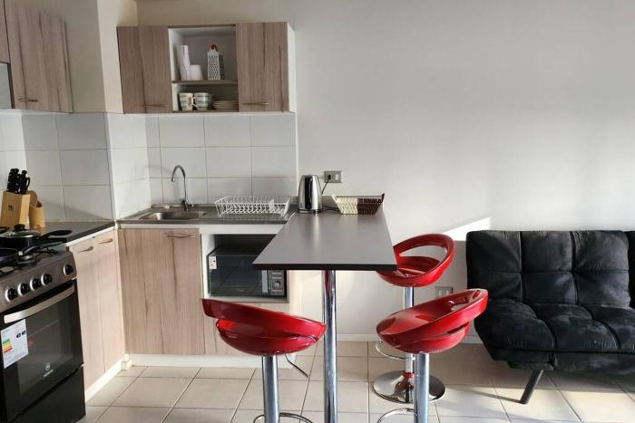 Depto dentro de condominio. Seguridad 24 horas.