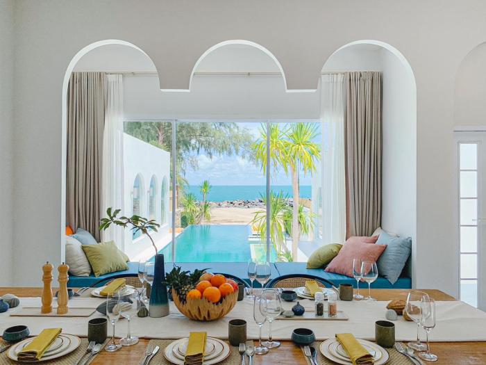 Cape by Sichon Tesoro