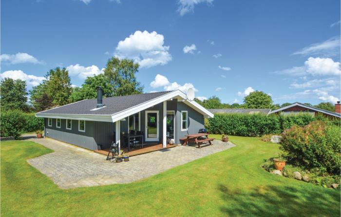 Gorgeous Home In Hejls With Wifi
