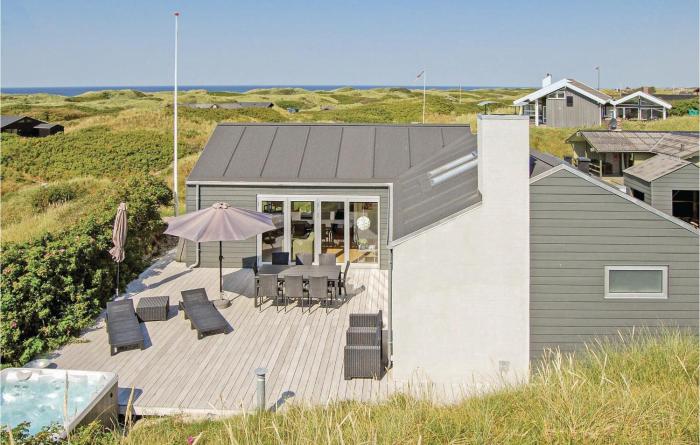 Five-Bedroom Holiday Home Løkken With A Room Hot Tub 04