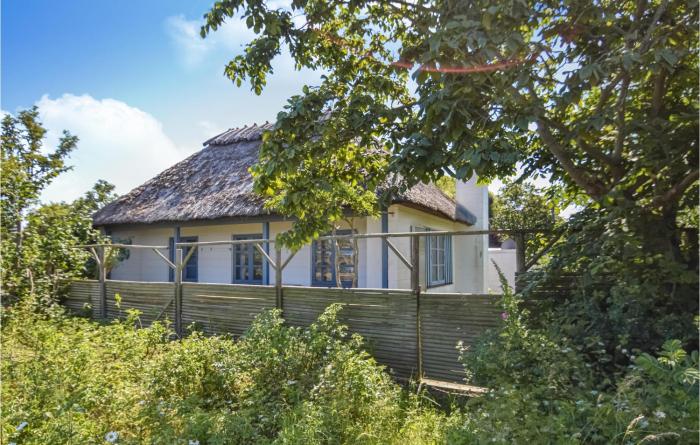 Lovely Home In Humble With Kitchen