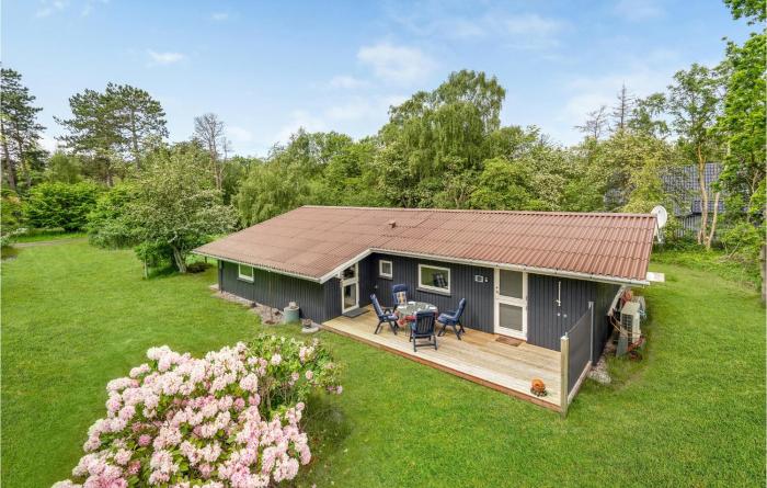 Three-Bedroom Holiday Home In Humble