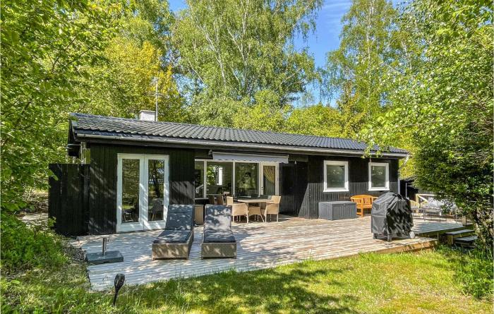 Amazing Home In Aakirkeby