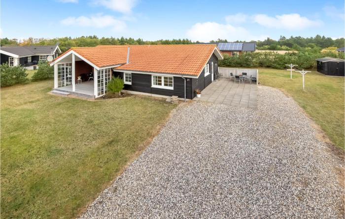 Gorgeous Home In Skjern With Wifi