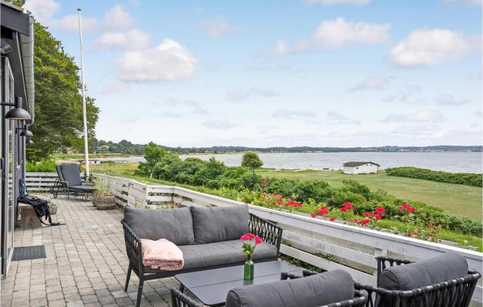 Two-Bedroom Holiday Home In Ebeltoft
