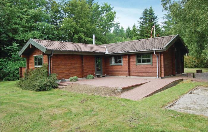Three-Bedroom Holiday Home In Roslev