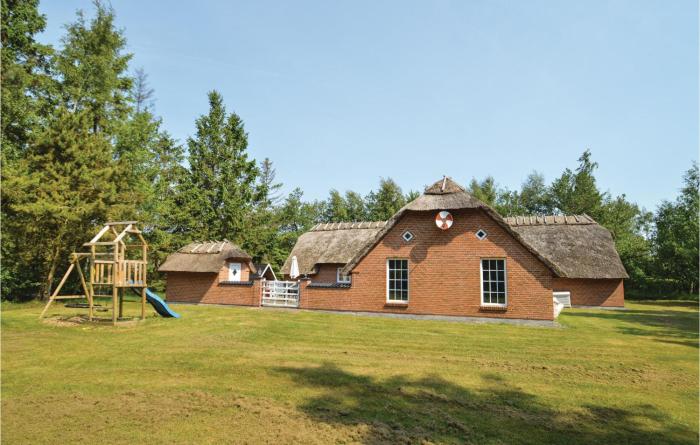 Stunning Home In Væggerløse With Sauna