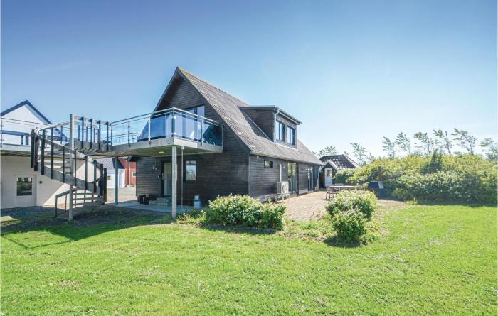 Three-Bedroom Holiday Home In Vinderup