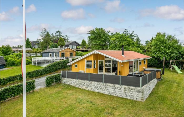 Three-Bedroom Holiday Home In Haderslev