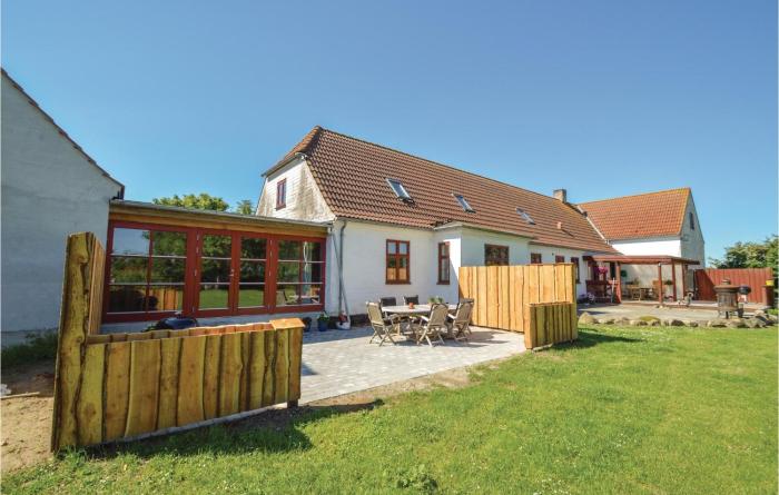 Three-Bedroom Holiday Home In Store Heddinge