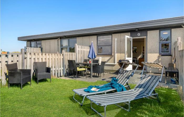 Stunning Apartment In Hvide Sande