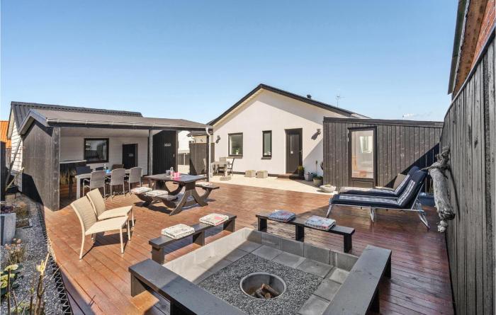 Stunning Home In Thyborøn With Wifi