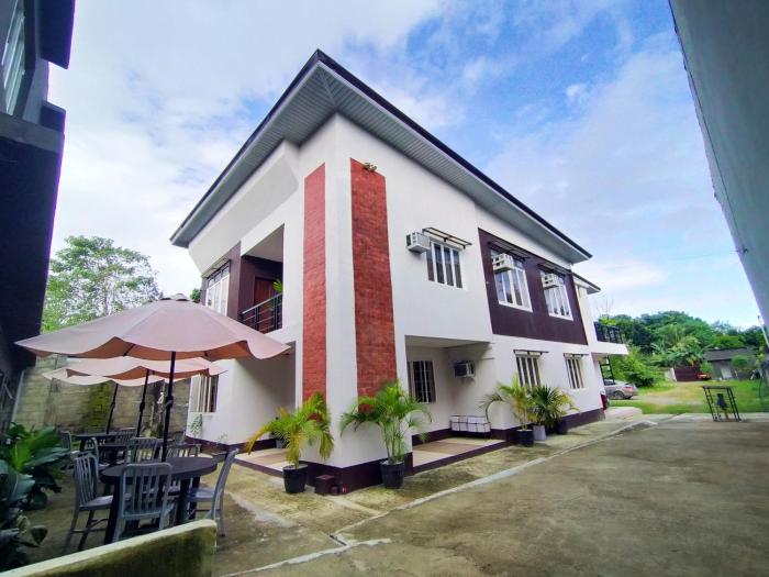 JPrime Travellers Lodge