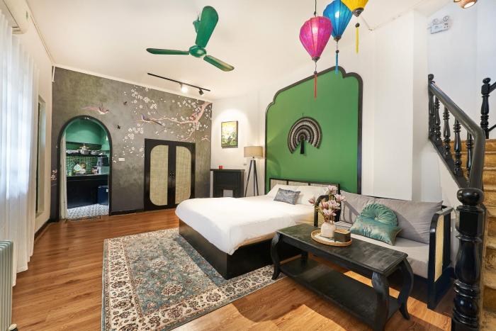 Ancient villa 108m2 duplex next to Hoan Kiem Lake!