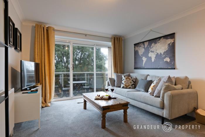 Island Views by Grandeur Property
