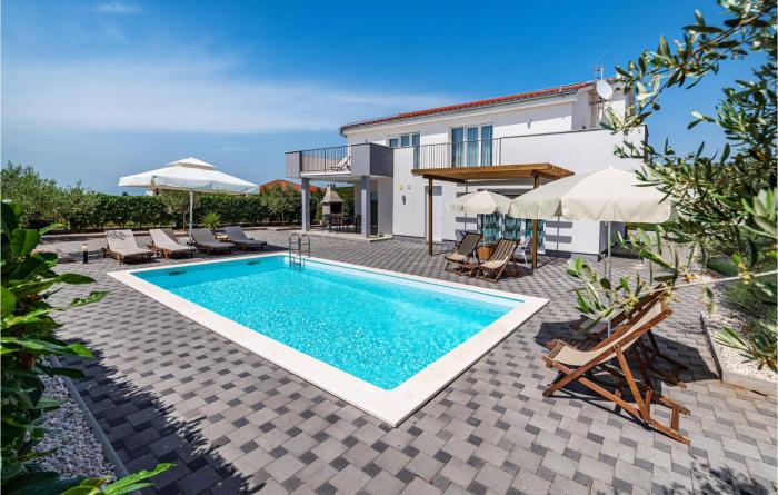 Gorgeous Home In Debeljak With Wifi