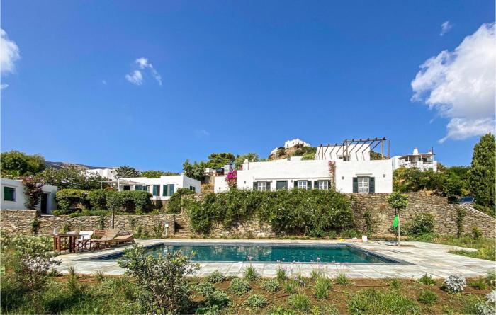 Lovely Home In Sifnos With Wifi