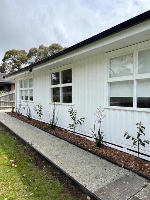 Pet friendly, Family home close to town