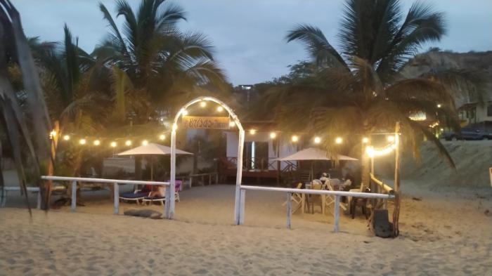 Hospedaje "Las Brisas de Zorritos"