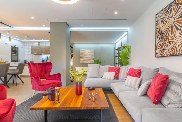 The HostMaster Lavish Athenian Treasure