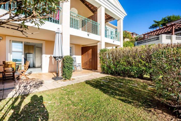 Cozy Apartment in Agay with Stunning Views