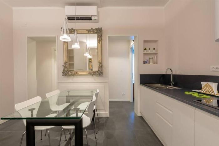 Stylish four bedrooms apartment - Florence center